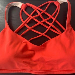 Lululemon free to be wild light support sports bra size 6